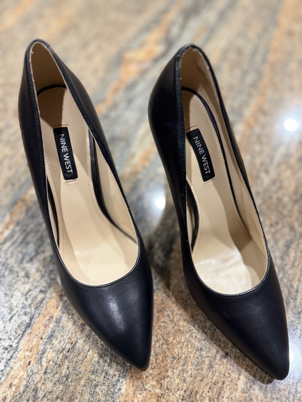 Nine West Tatiana Pointy Toe Black Leather Pumps Size 7M - Picture 4 of 5